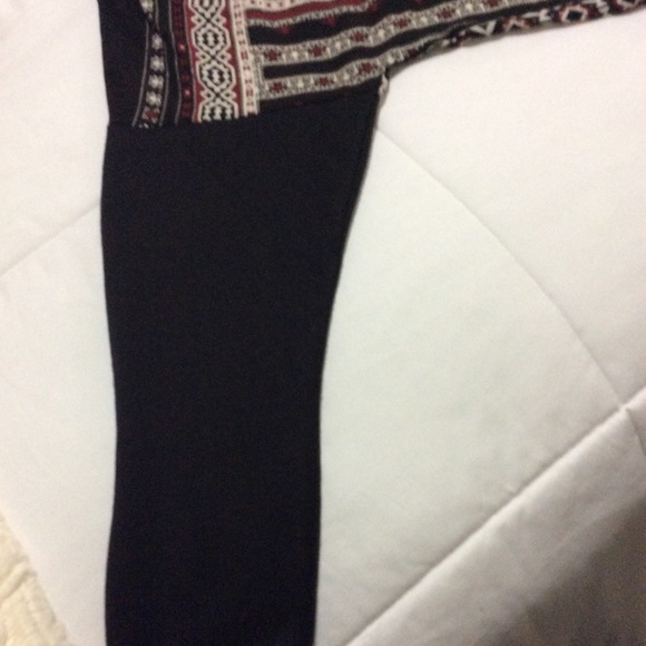 Patterned Top - Picture 6 of 6